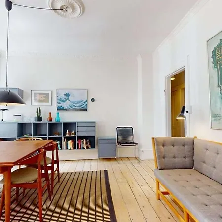 Bright & Charming 3-room דירה