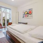 Lägenhet Bright & Charming 3-room