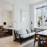 Lägenhet Bright & Charming 3-room *