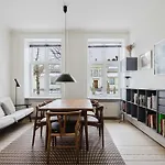 Lägenhet Bright & Charming 3-room